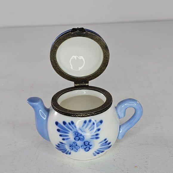 Vintage Miniature Blue White Ceramic Hinged Teapot Trinket Box - Picture 5 of 8